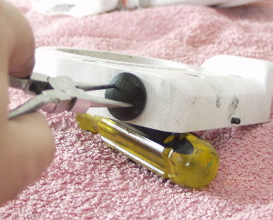 Removing the worm carrier caps