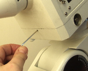Loosening the RA lower set screw