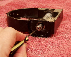 Removing the worm carrier float screw